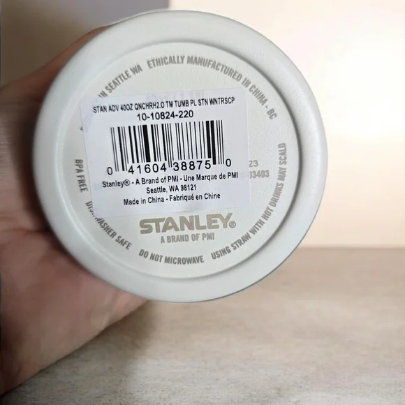 Stanley 40 oz Quencher H2.0 FlowState Tumbler – Winterscape Collection (White) - Picture 3 of 3